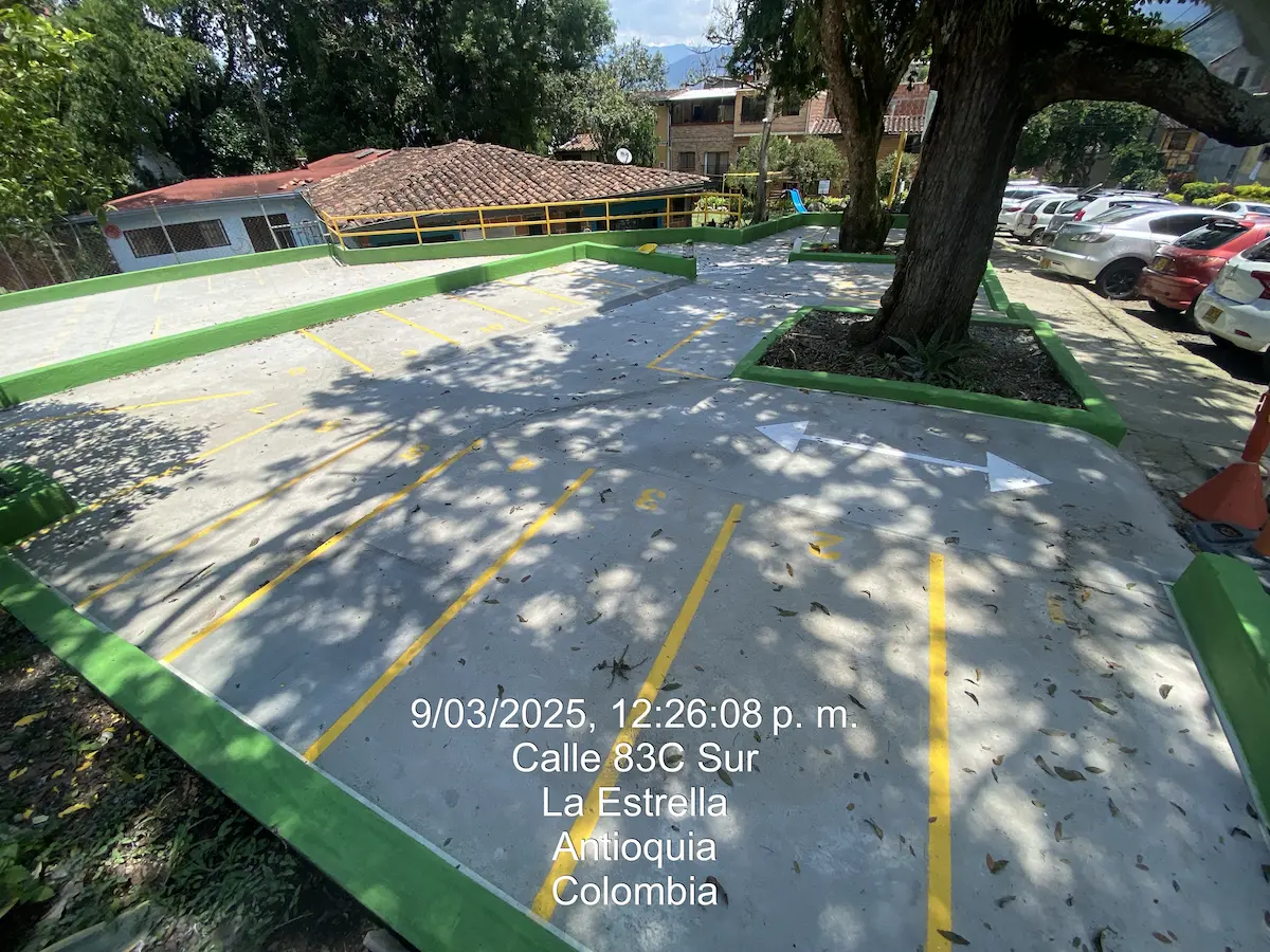 LOSA DE CONTRAPISO PARA PARQUEADEROS Y SEÑALIZACION